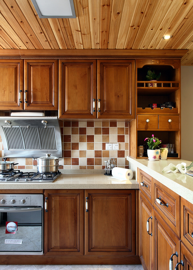 中式油烟机和欧式油烟机的区别,厨房小选欧式还是中式油烟机