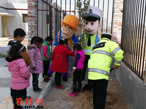 临渭交警大队交斜中队执勤,临渭交警大队交斜中队电话