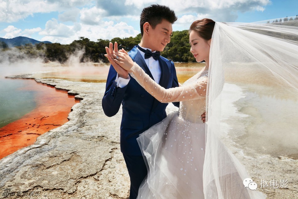 一向低调的隆诗，高调起来10个亿都打不住！
