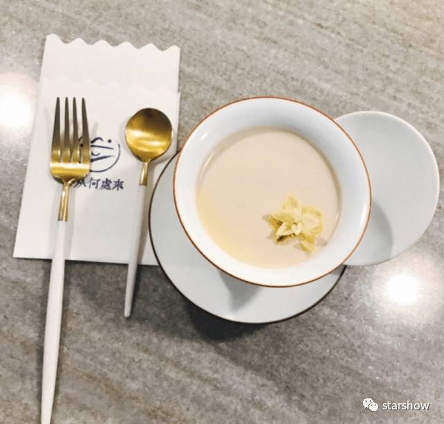 探店｜还以为这家网红店消失了，再遇到要试遍他们家的菜单