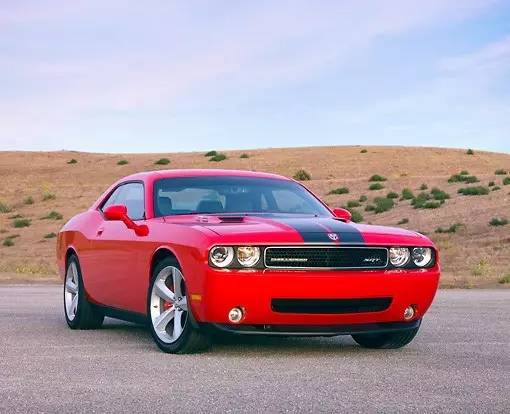 上半年最“硬”大片竟是部汽车题材歌舞片，《极盗车神》这么牛还不是因为车型选对了