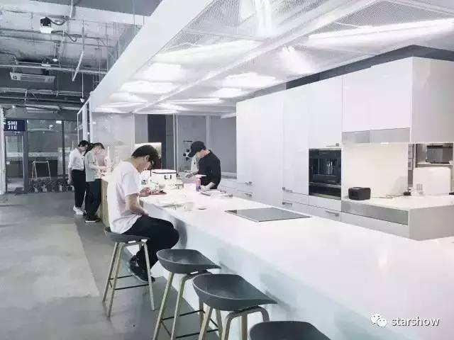 探店｜还以为这家网红店消失了，再遇到要试遍他们家的菜单