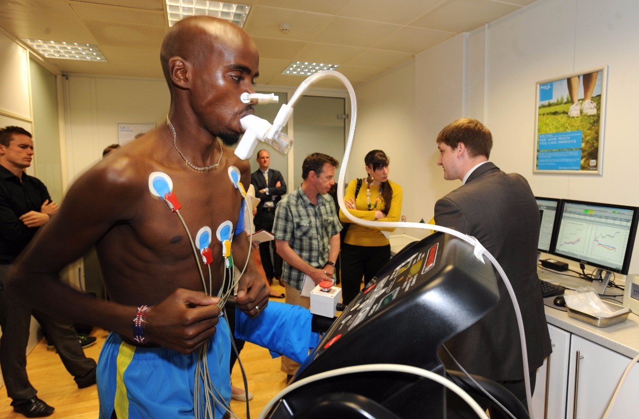 跑步机如何避免伤膝盖,跑步机爬坡走伤膝盖吗