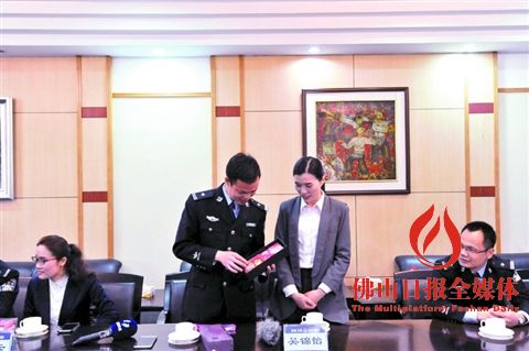 民警家属：聚少离多平常事辛酸苦楚心中藏