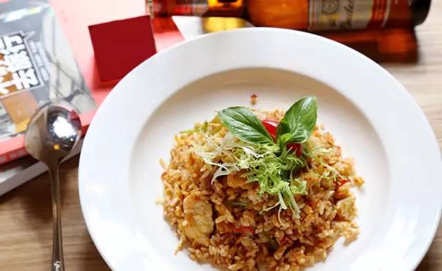 可以边吃边看的餐厅,免费试吃全套餐