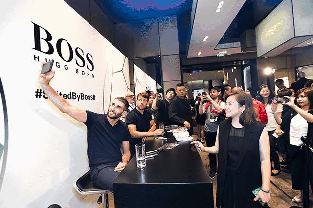 被大BOSS附体的拜仁能帅成什么样子？｜玩游戏有奖