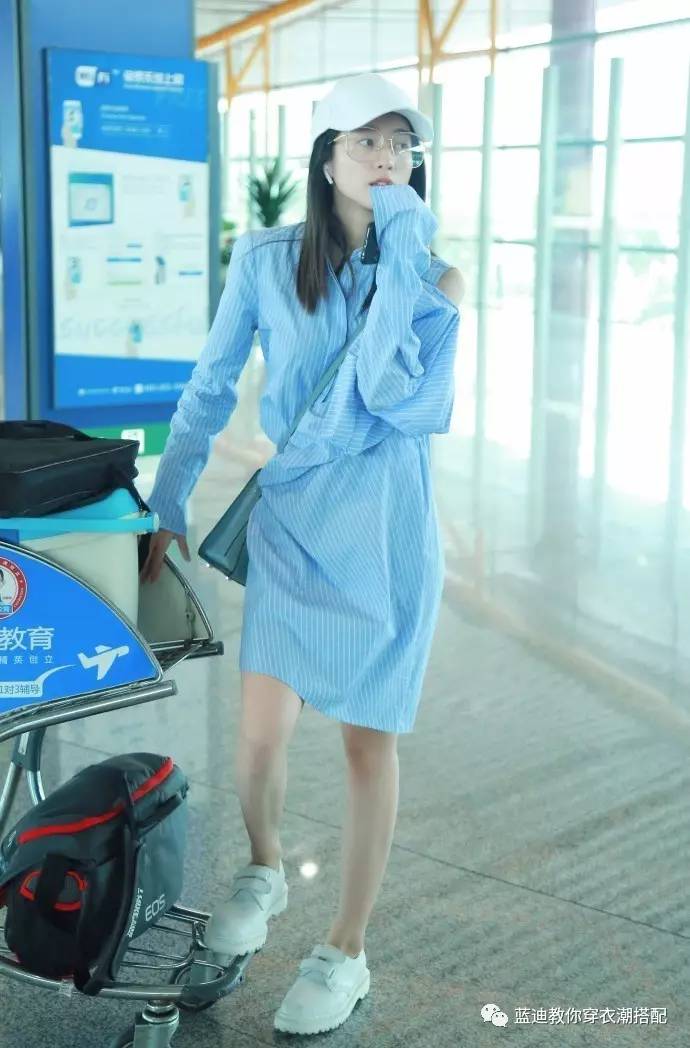 张雪迎短款服装搭配图,明星衣帽间宋祖儿