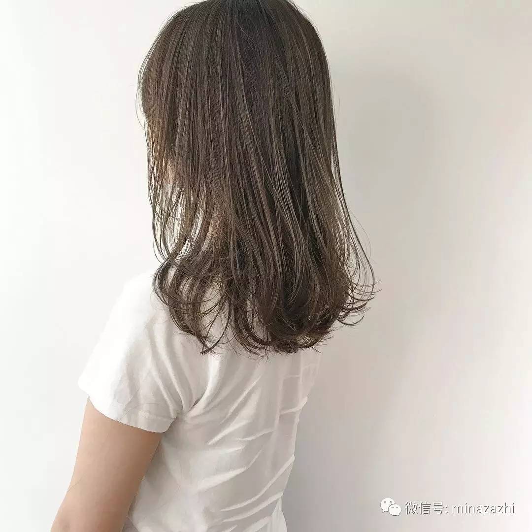 2022年最流行的发型长直发瓜子脸,2021年最流行的高颧骨发型中长发