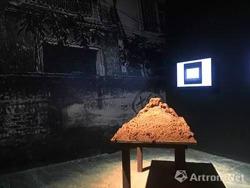 「带你看展览」街头、酒吧、工地…………没空间，大尾象是这样做展览的