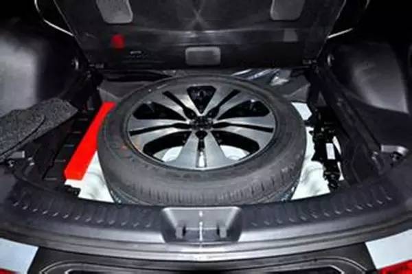 非全尺寸备胎不会高低不平吗,非全尺寸备胎可以换大一点吗