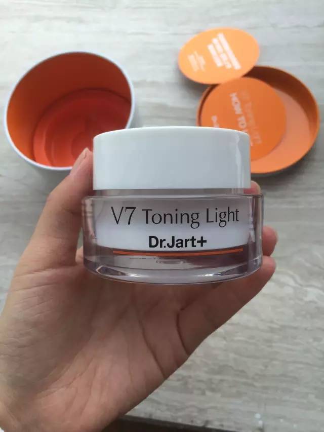 珂莱欧素颜霜和v7素颜霜,v7素颜霜和珀莱雅素颜霜哪个好用