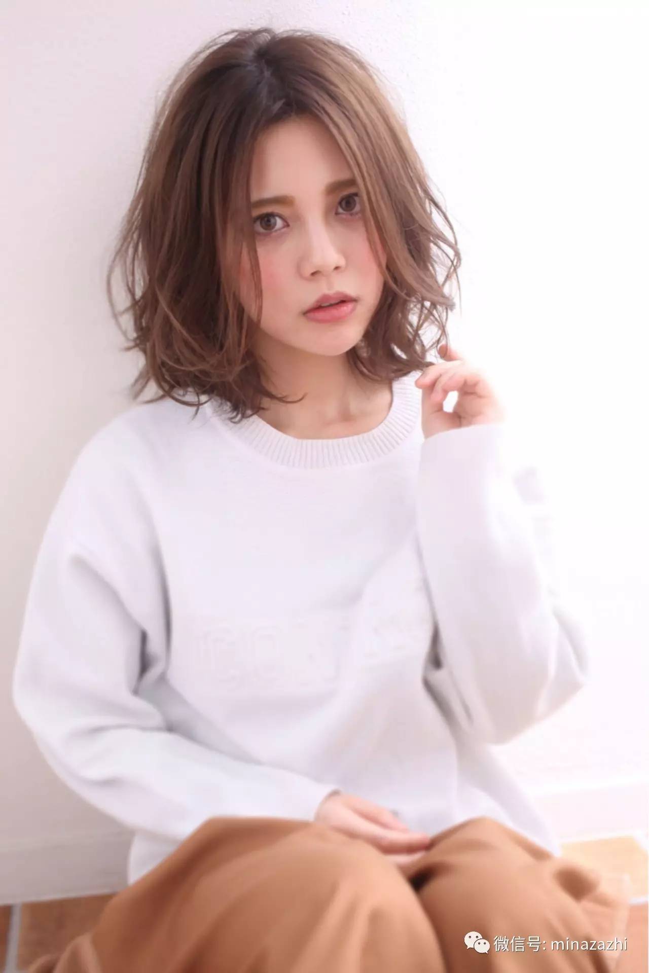 2022年最流行的发型长直发瓜子脸,2021年最流行的高颧骨发型中长发