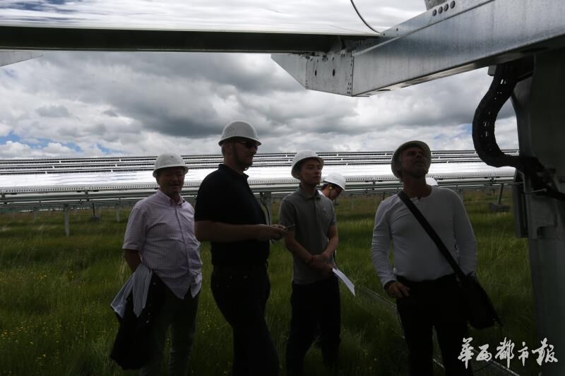 捷克议员代表团访川 “四川基建速度让人震惊！”