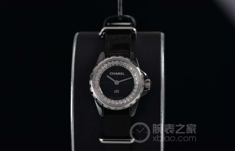 香奈儿j12粉色光芒腕表,香奈儿j12黑陶瓷手表满钻