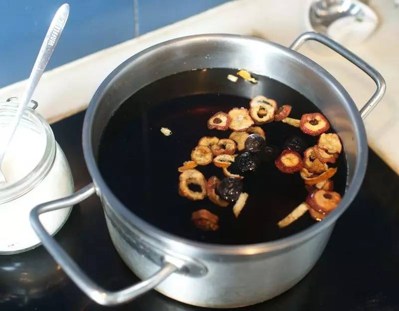 炎炎夏日就该来杯酸梅汤,夏天就是要喝一杯酸梅汤清爽解腻