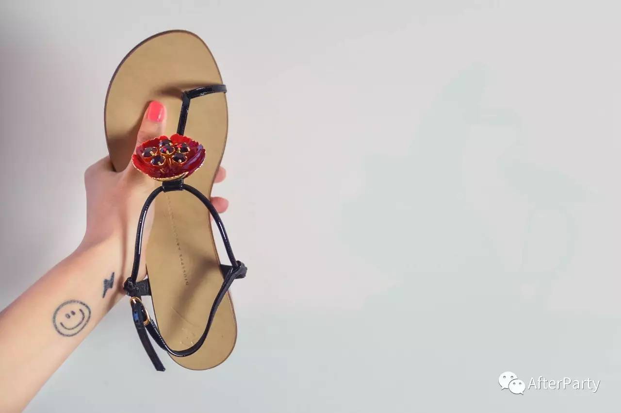 好看又耐穿的凉鞋推荐,世界上最漂亮的女士凉鞋