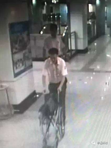 旅客车站外中暑晕倒警民接力救助,地铁救人正能量