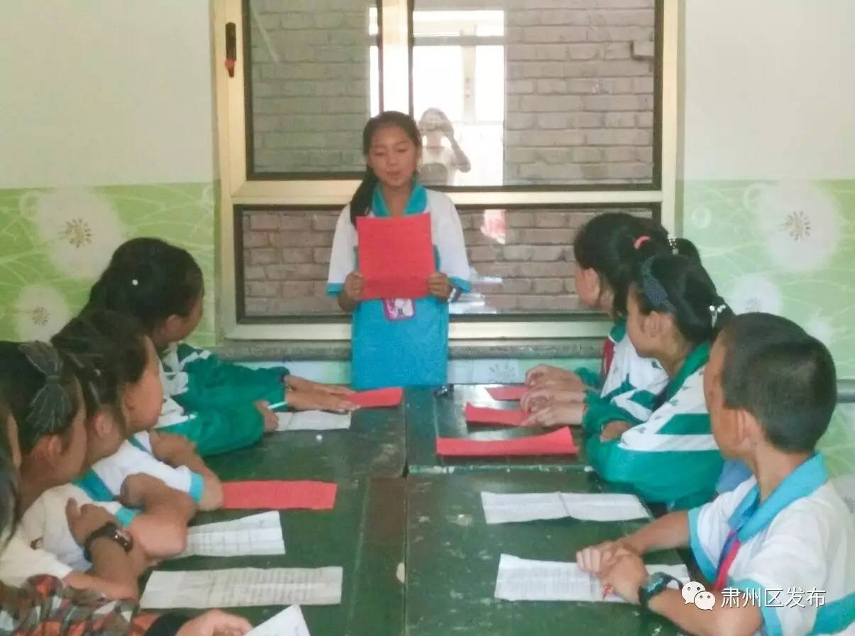 体育剪纸图片踢足球,关于踢足球的剪纸视频