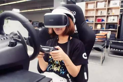 微鲸：家庭娱乐新花“young”｜资讯