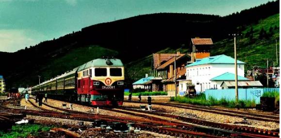 火车上吵闹原视频,火车上人声鼎沸视频