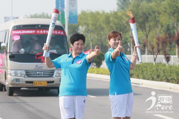 全运火炬传回西安奥体,全运火炬围观