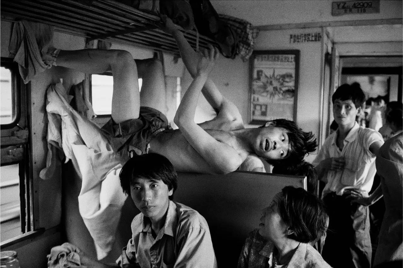 火车上吵闹原视频,火车上人声鼎沸视频