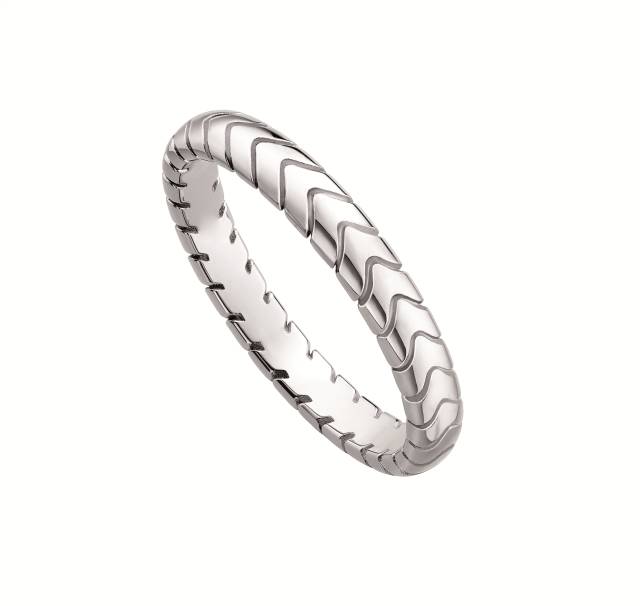 想给男朋友要七夕戒指高情商,如何给男朋友选求婚戒指