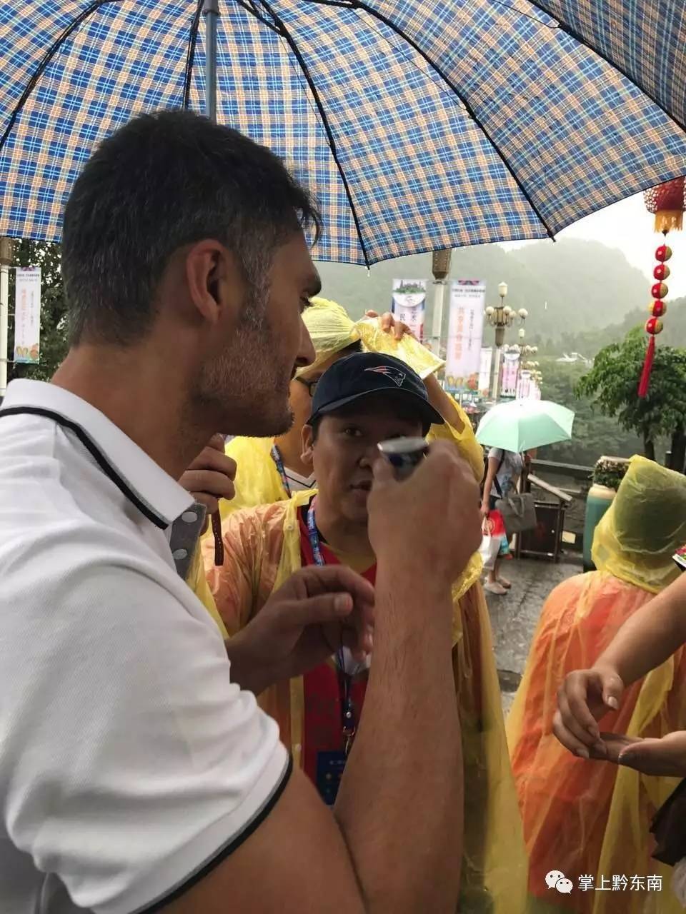 菲戈来凯里踢足球,世界足球先生路易斯菲戈