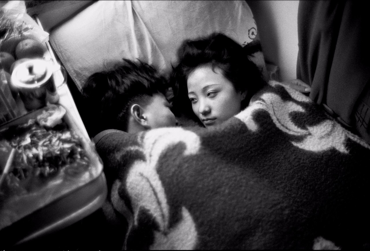 火车上吵闹原视频,火车上人声鼎沸视频