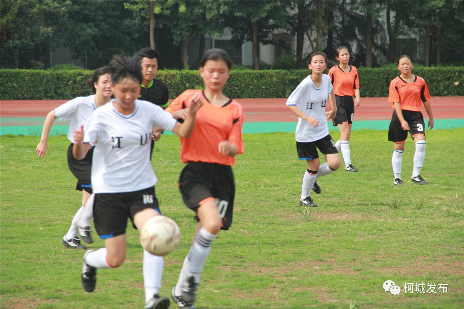 马拉多纳少年视频,马拉多纳少年时颠球视频集锦