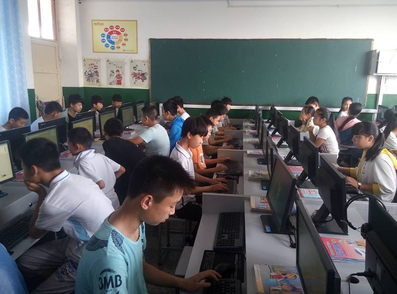 快乐童年放飞梦想诗歌,快乐校园梦想起航