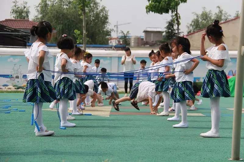 快乐童年放飞梦想诗歌,快乐校园梦想起航