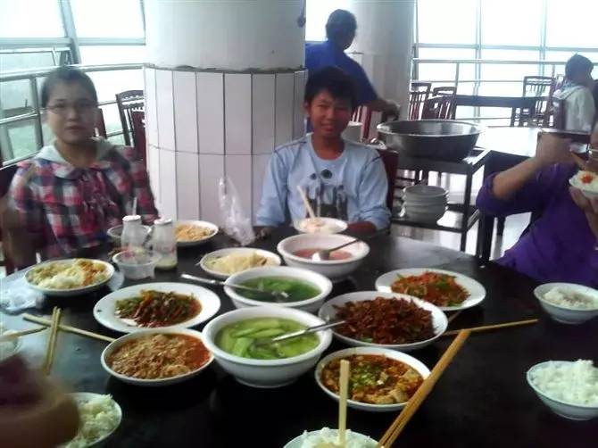 新宜宾三中,谢谢你三个字的歌词