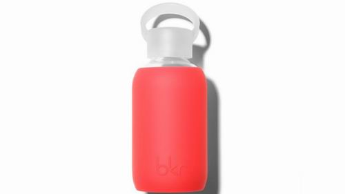 夜跑必备六大装备女,适合女生跑马的套装