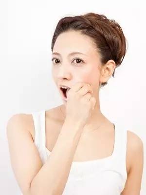 法令纹怎么办两招帮你消灭法令纹,教你一招怎样淡化法令纹