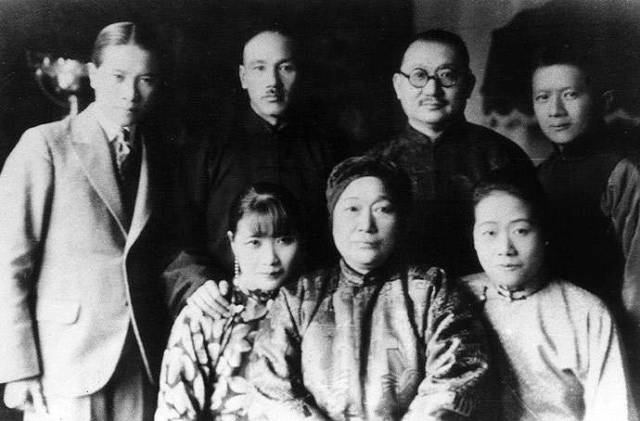 是谁成就了这个影响三代国家领袖的传奇家族？