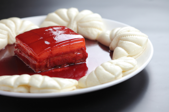 歪？别的小朋友都去吃好吃的了，你啥时候带我去啊？