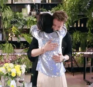 吴昕为潘玮柏剪的狗啃头,吴昕与潘玮柏如今的差距