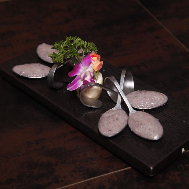 歪？别的小朋友都去吃好吃的了，你啥时候带我去啊？