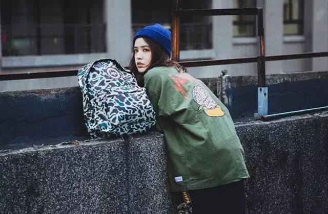 百搭双肩包推荐小众高级感,一款兼顾颜值与实用的双肩包