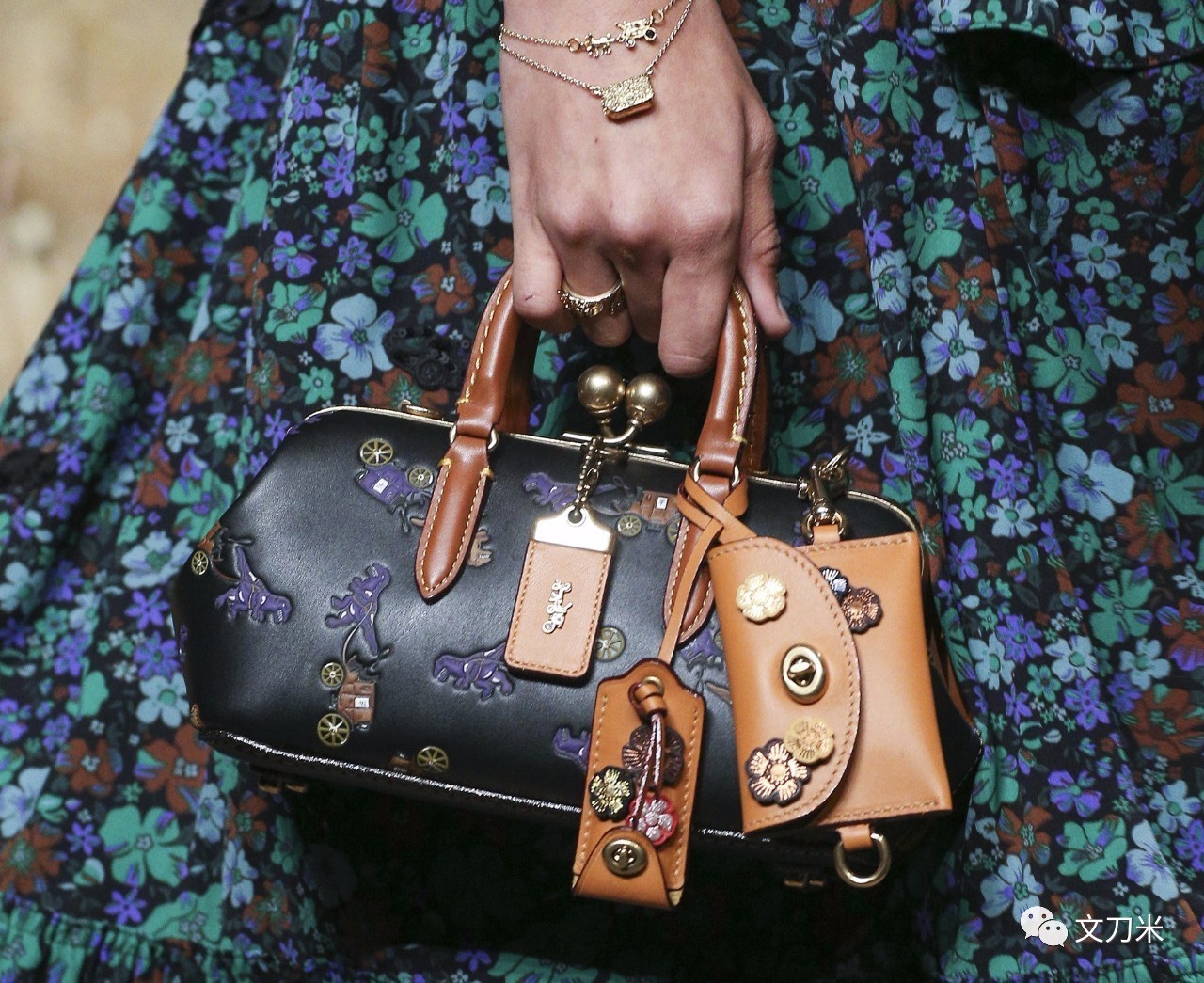 MK包包，曾经的王者光荣如今“农药”，Coach在丛中笑