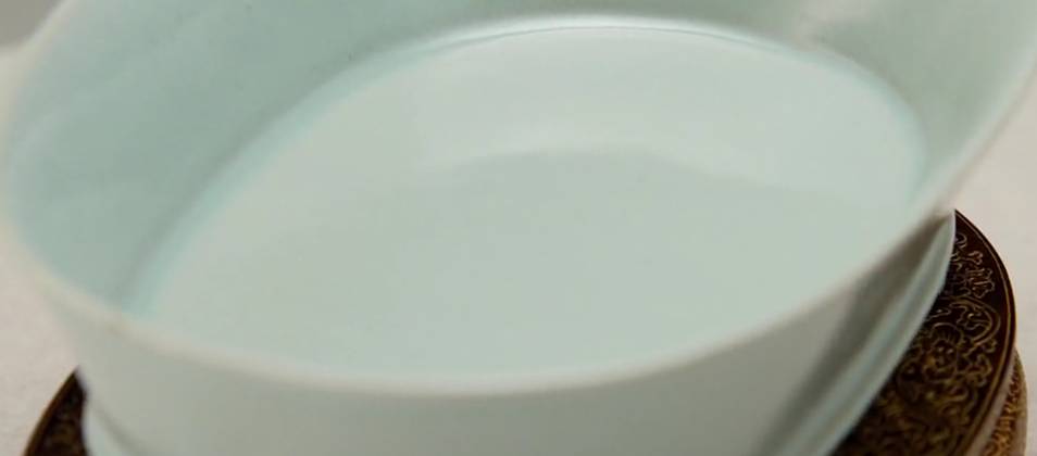 世界三件顶级汝瓷,汝瓷是唯一一个向天取色的瓷器