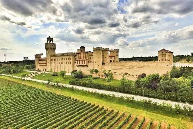 张裕瑞那城堡酒庄2016r2纪念版,陕西张裕瑞那城堡酒庄门票