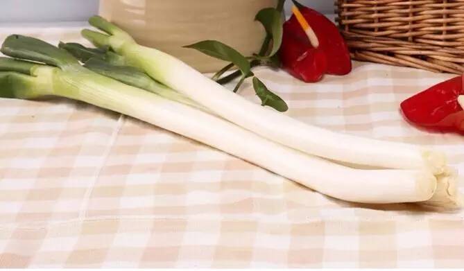 100多只羊因“毒大葱”死亡，食用果蔬当心农药残留！