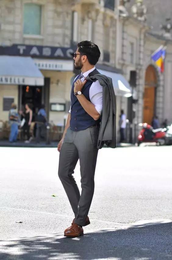 不穿运动鞋好不好,不穿运动鞋就练不好体育了吗