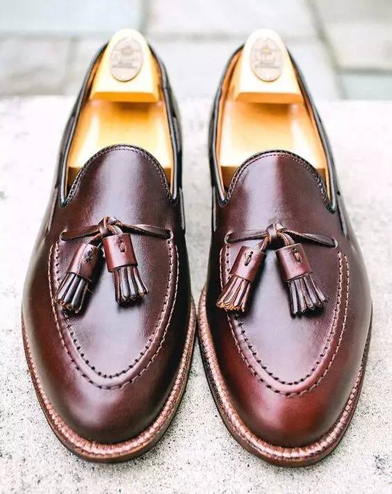 不穿运动鞋好不好,不穿运动鞋就练不好体育了吗