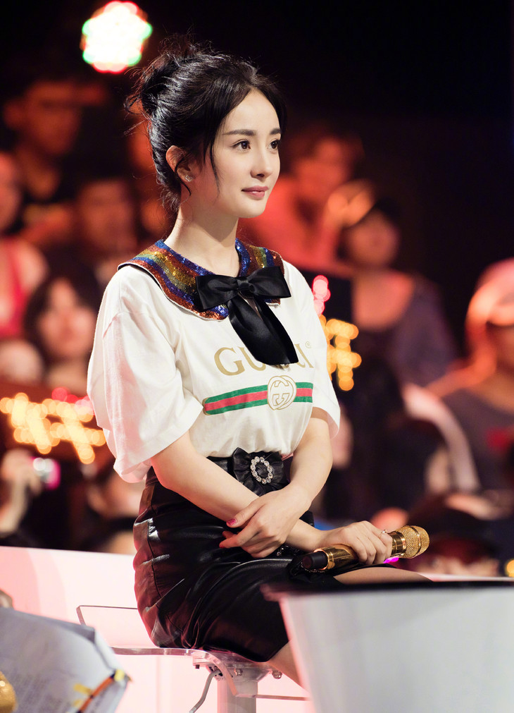 杨幂和马思纯,杨幂下半身失踪西装