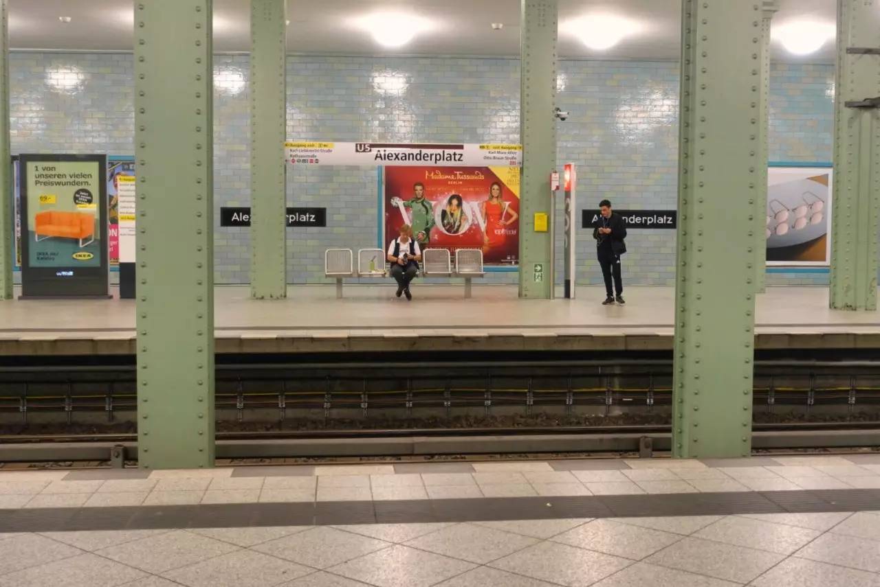 横跨9000公里，我独自拖着行李箱来到了柏林