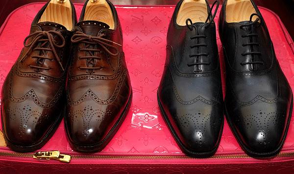 皮鞋皮革护理教程,真皮皮鞋一次性处理200元