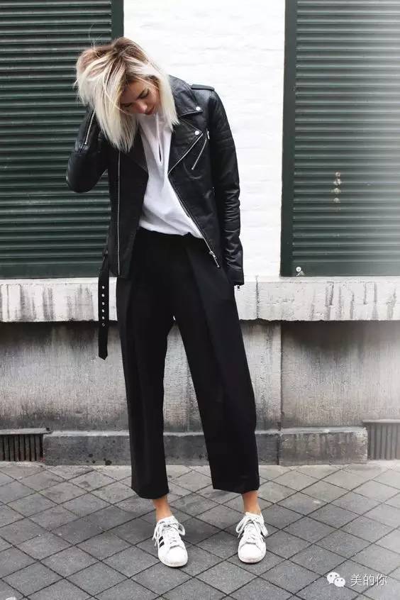 休闲九分裤搭配运动鞋好看吗,直筒九分裤怎么搭配运动鞋